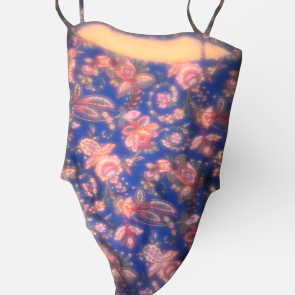 J Crew Ballet One-Piece Swimsuit in Liberty®
Flora Belle Size 8 - Picture 5 of 6